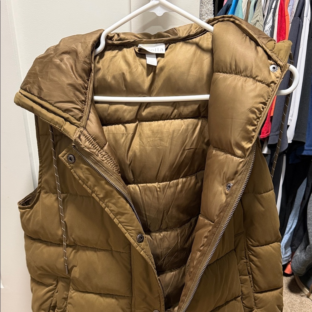 Zella  Hooded Puffer Vest in Brown